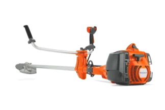 Motocoasă profesională Husqvarna 555FX utilizată la curățări forestiere