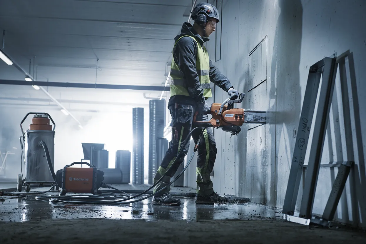 Mașină de tăiat Husqvarna K 7000 Chain folosită pe șantier